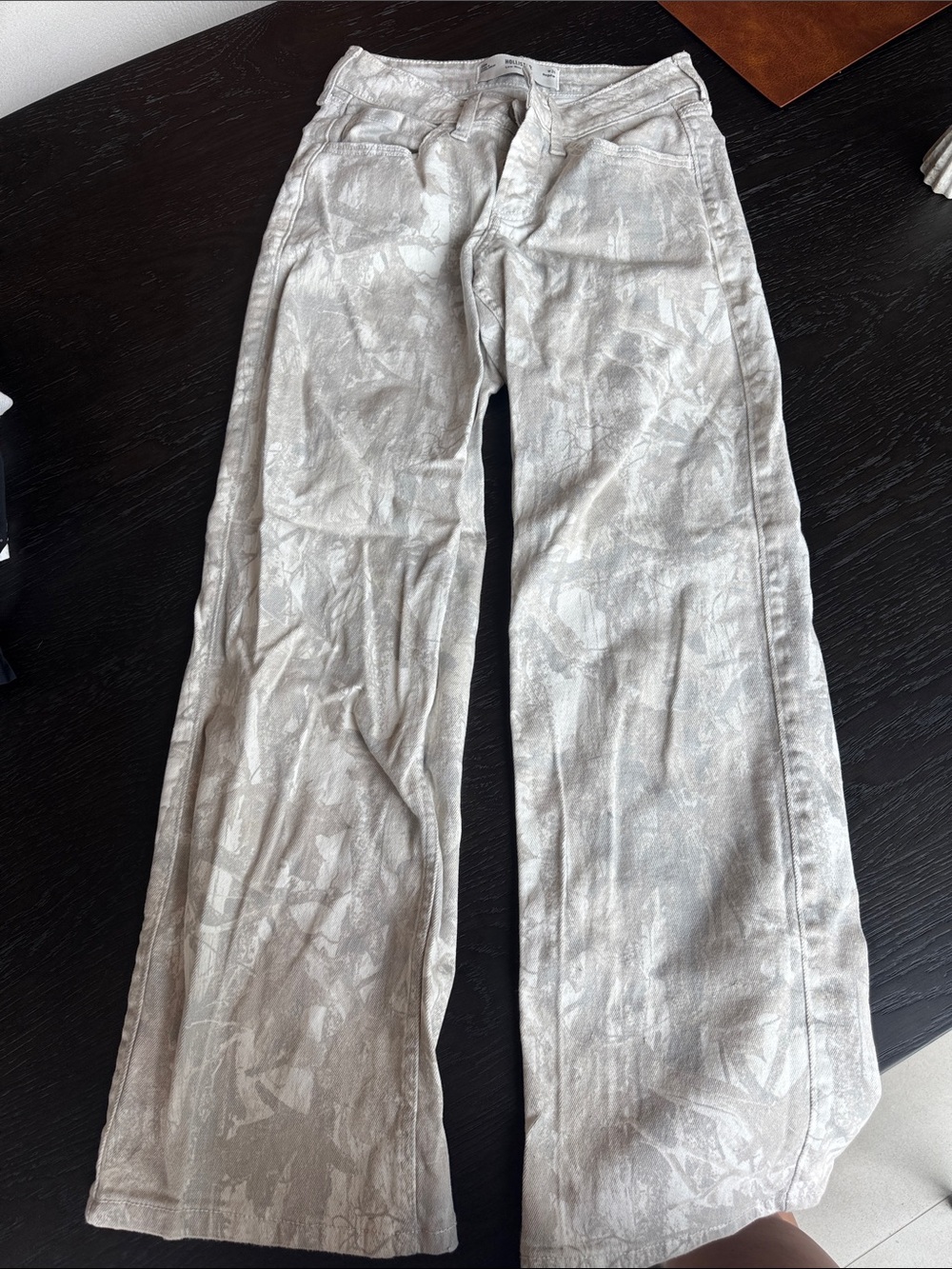 Hollister Wide Leg Pants in Light Gray Marble Print